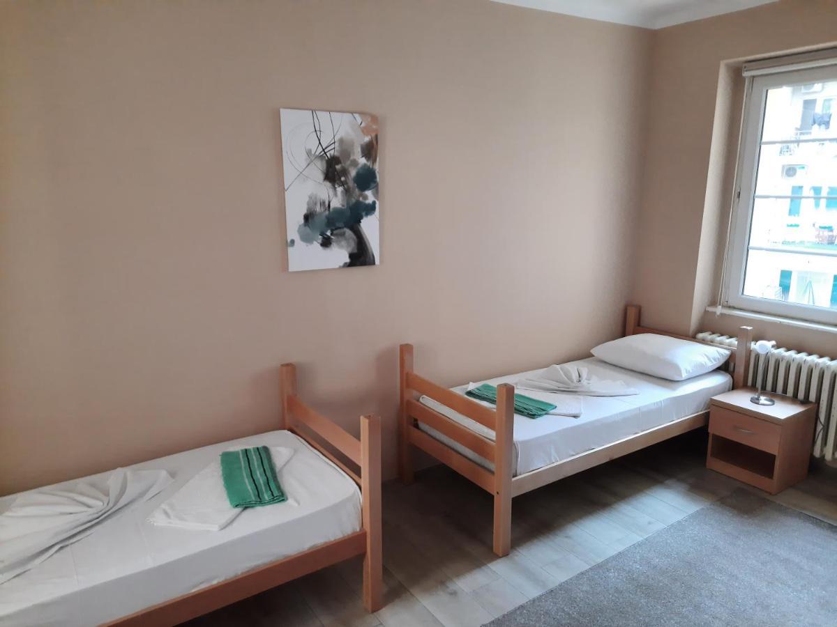 Petar Drapsin Hostel Belgrado Esterno foto